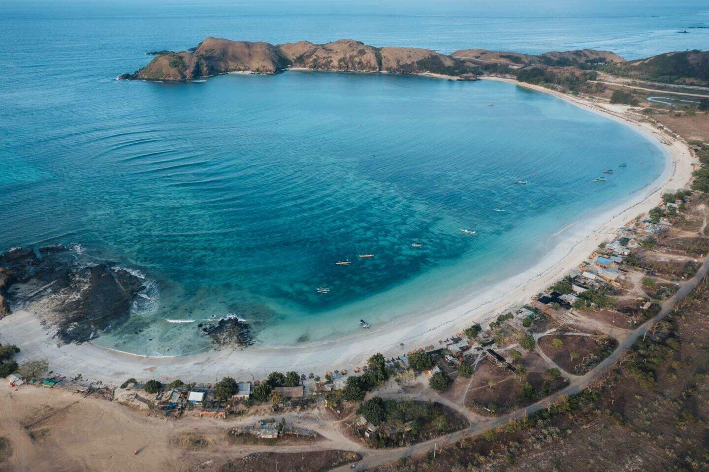 Keindahan Pantai Tanjung Aan Lombok: Surga Eksotis di Pantai Selatan
